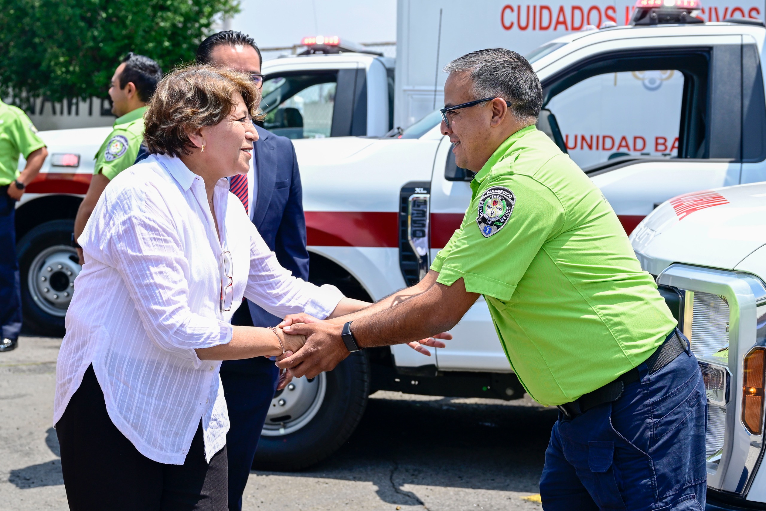 Entrega Gobernadora Delfina Gómez Álvarez ambulancias de alta tecnología para atención a pacientes con obesidad mórbida y recién nacidos
